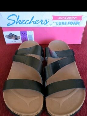 Skechers Women's Black Luxe Foam Arch Comfort Slide Sandals US11